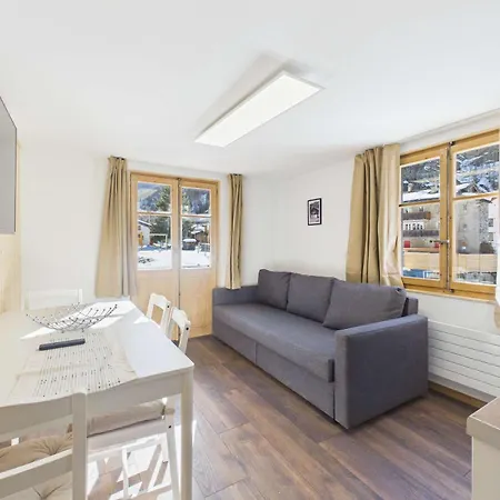 Spacious Alpine Family Near Zermatt *
