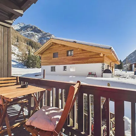 Spacious Alpine Family Near Zermatt ランダ
