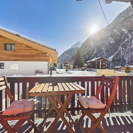 Spacious Alpine Family Near Zermatt Daire